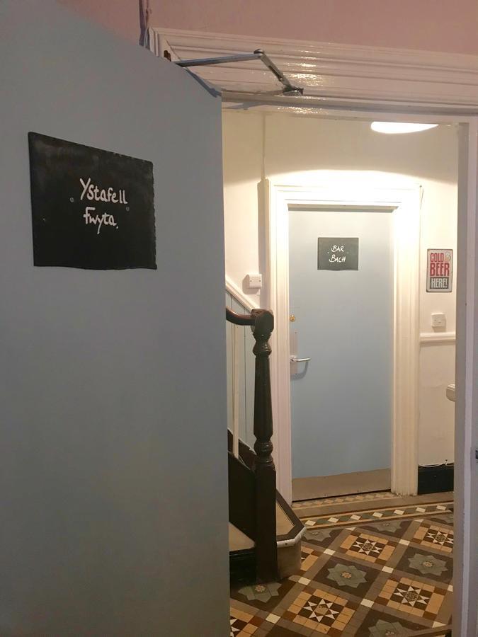 بيت شباب The Vagabond Bunkhouse بيتوَس واي كود المظهر الخارجي الصورة